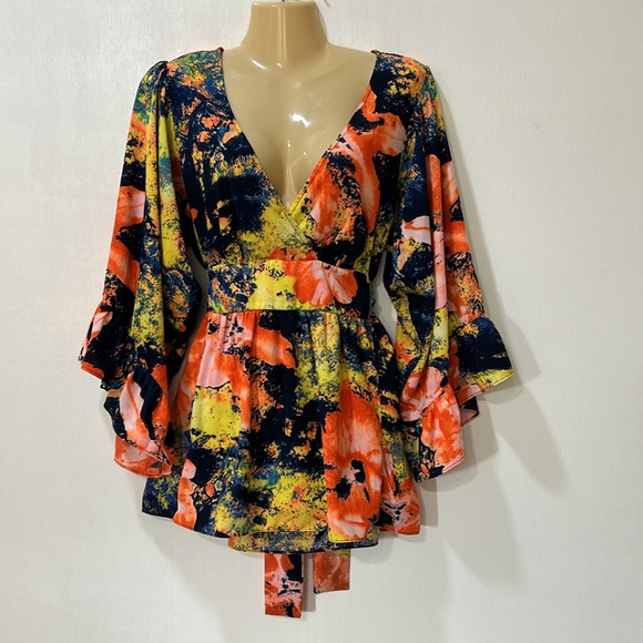 Betsey Johnson Tops - BETSEY JOHNSON WOMEN BLOUSE BELL SLEEVE MULTICOLOR Sz LARGE